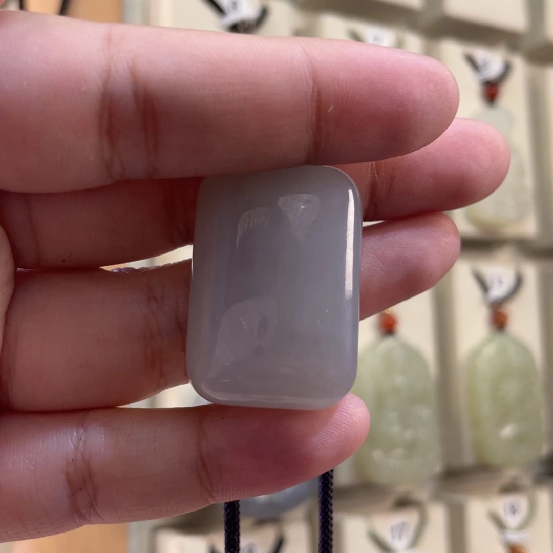 i***y和田玉未镶嵌颈饰