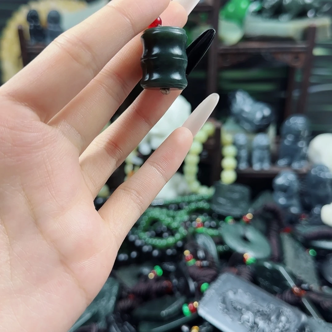 未镶嵌和田玉挂件