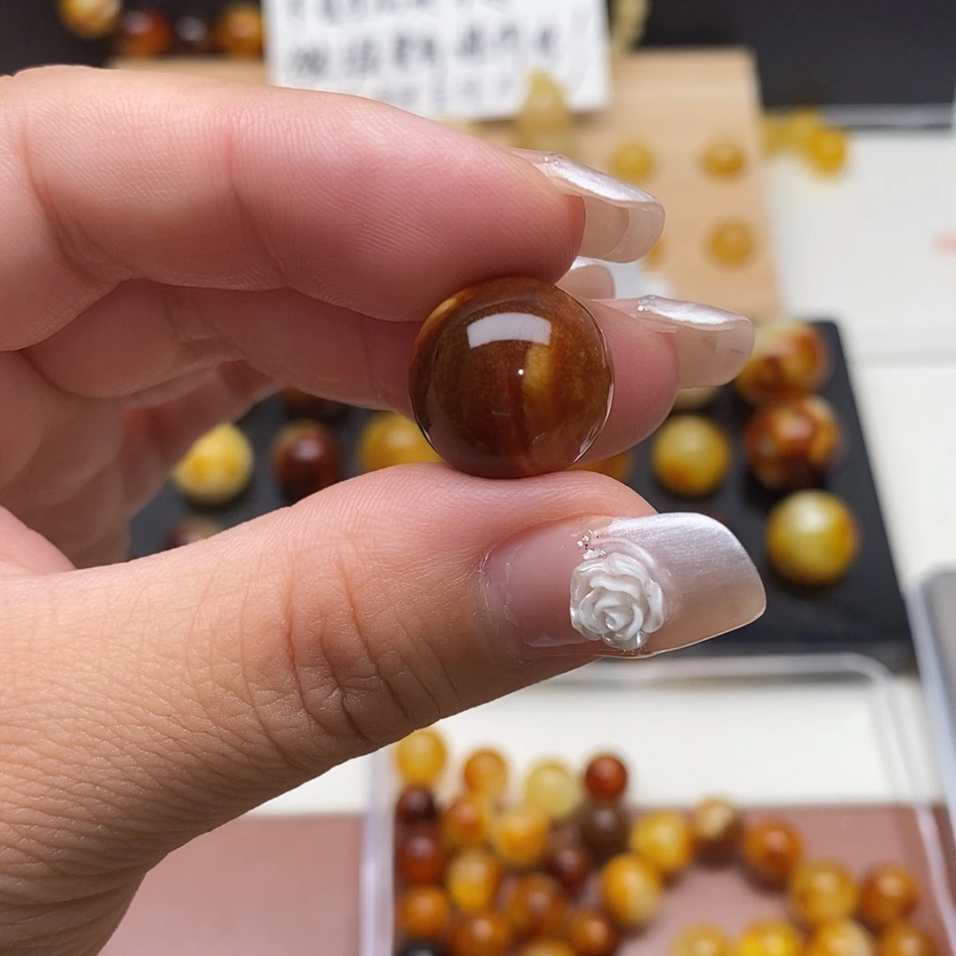 一***光裸石虫珀未镶嵌蜜蜡