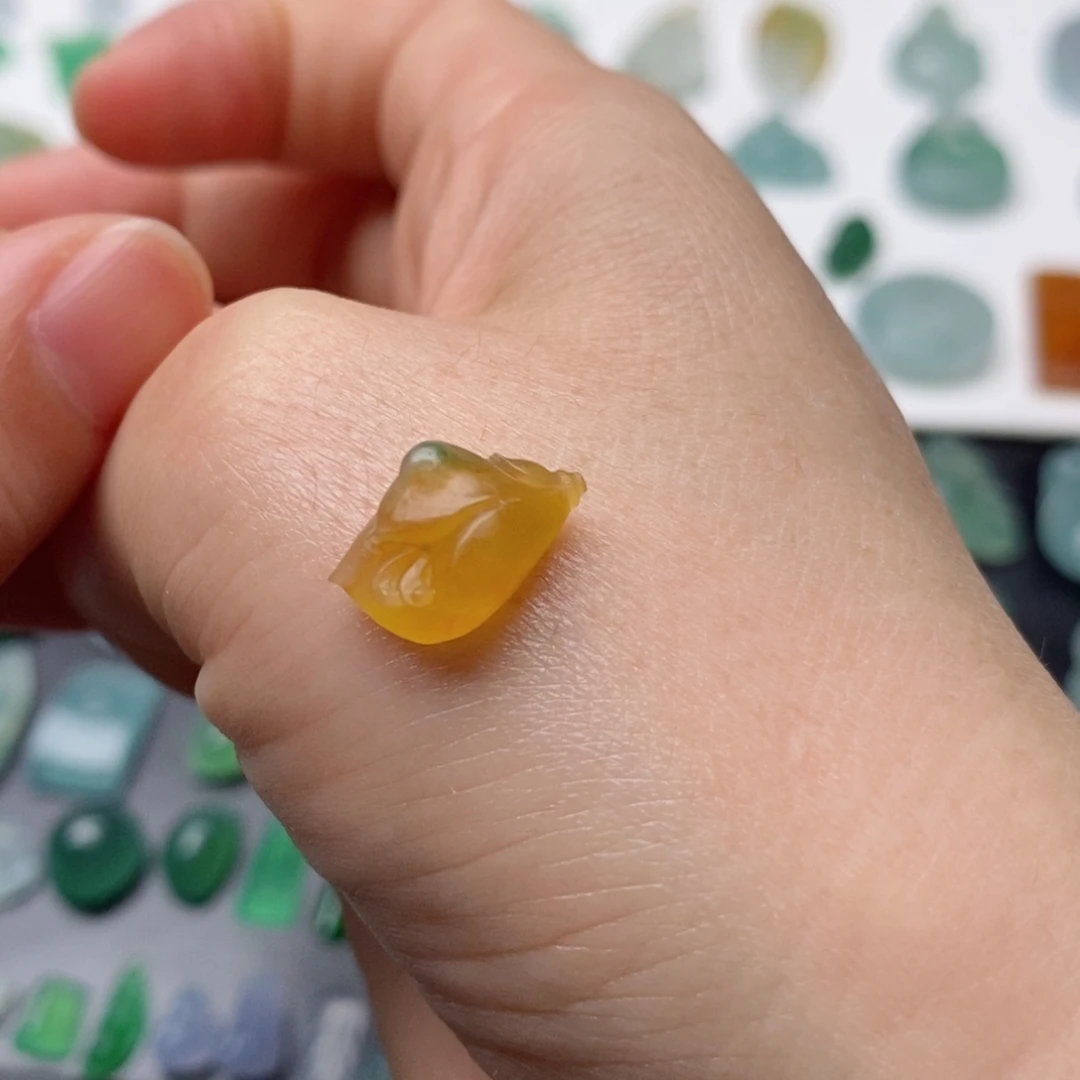 定制翡翠未镶嵌玉兰花