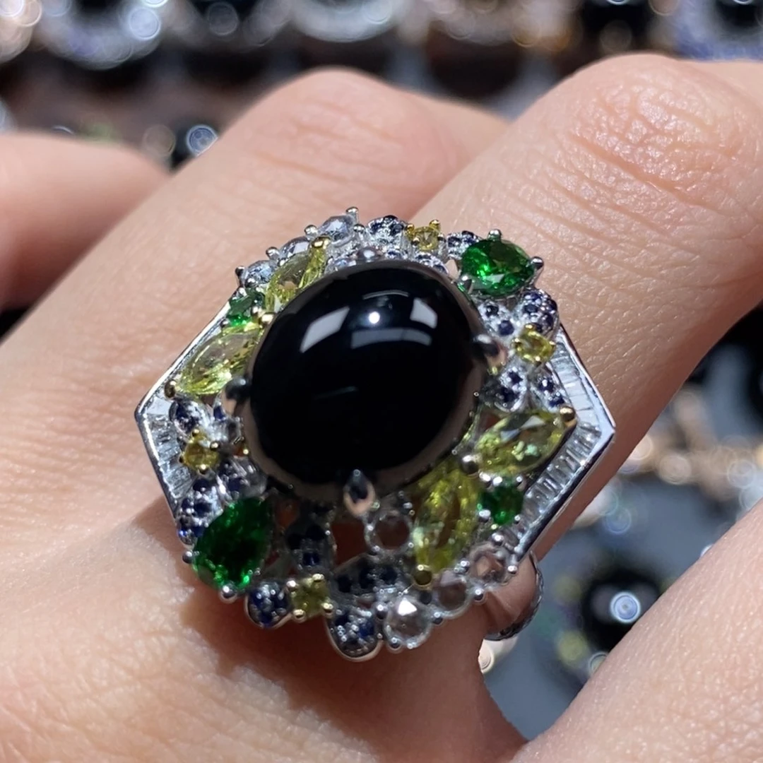 18K金镶嵌戒指翡翠