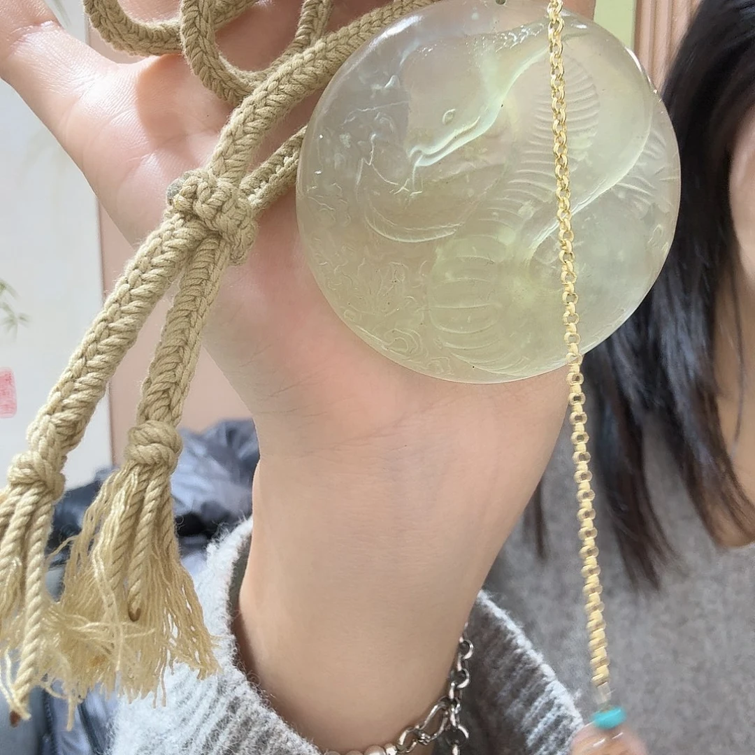 蛇纹石玉未镶嵌颈饰