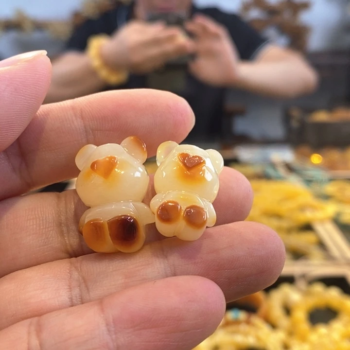 未镶嵌琥珀珠宝奇石