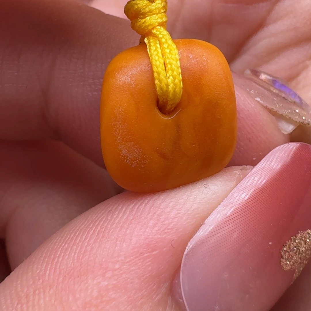 未镶嵌颈饰蜜蜡美**情直径11左右