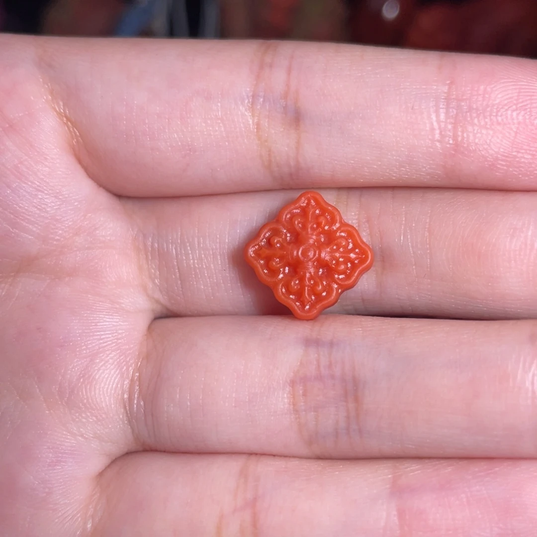 未镶嵌金刚杵雕刻背云11mm+南红玛瑙