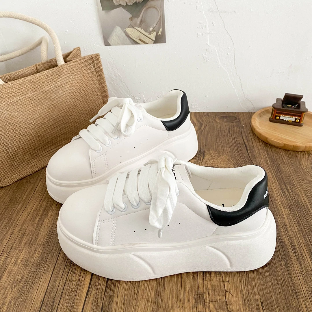 昆鞋厚底增高拼色板鞋女2025新款春款皮面休闲百搭圆头平底小白鞋