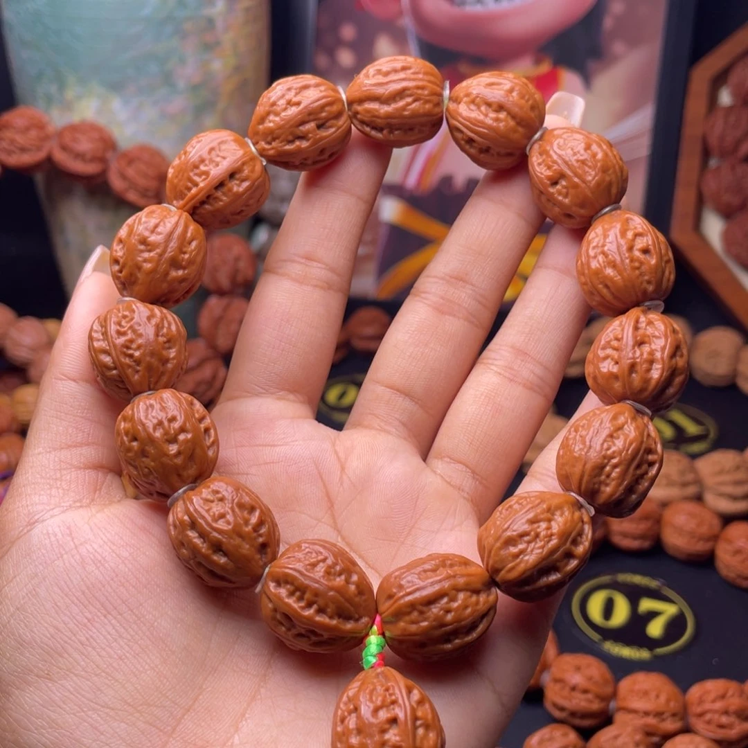 文玩核桃手串鸡心八棱