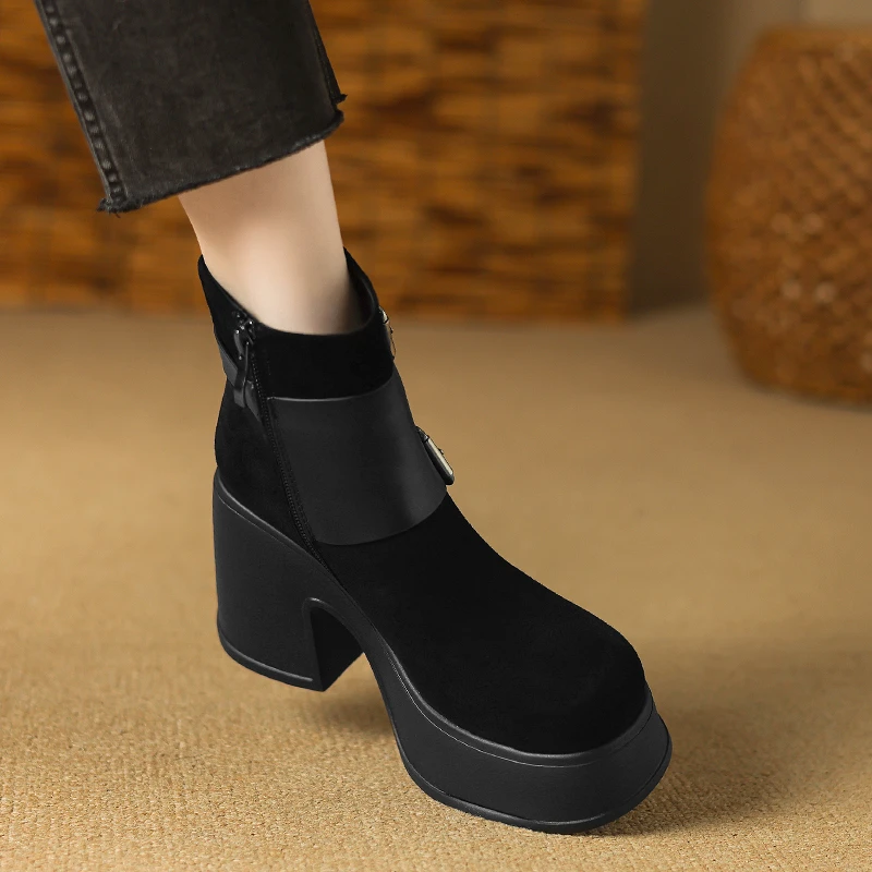 10cm粗跟厚底短靴女通勤黑色圆头高跟靴子小个子增高不累脚时装靴