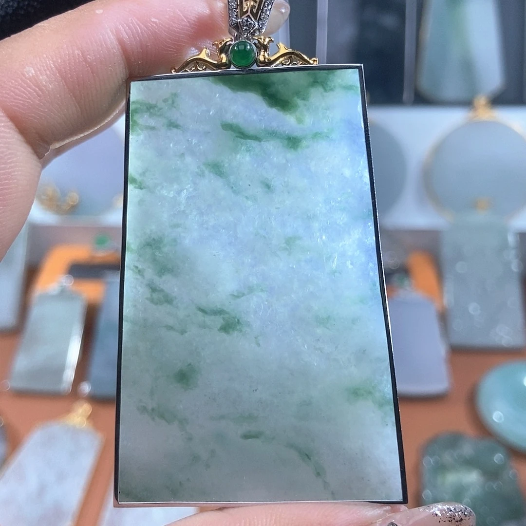 吊坠(不含链)18K金镶嵌翡翠