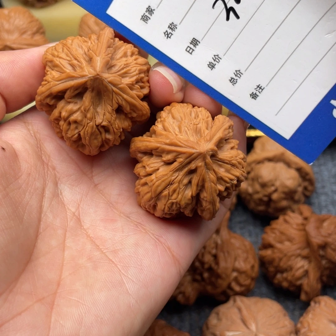 K***酱吊坠文玩核桃329号文山奔