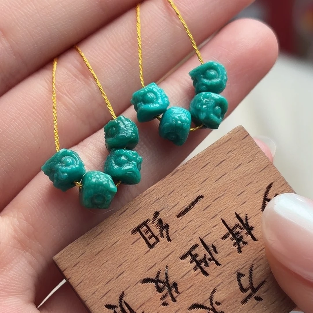 绿松石未镶嵌颈饰