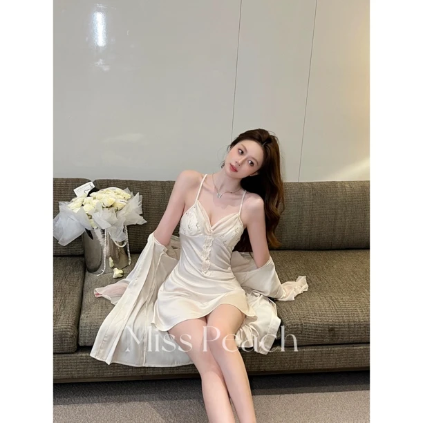 Miss Peach ｜假日巴黎 性感纯欲缎面蕾丝透视带胸垫吊带睡裙女夏