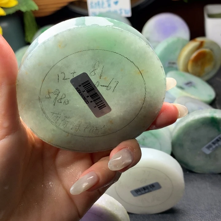 定制翡翠未镶嵌手镯