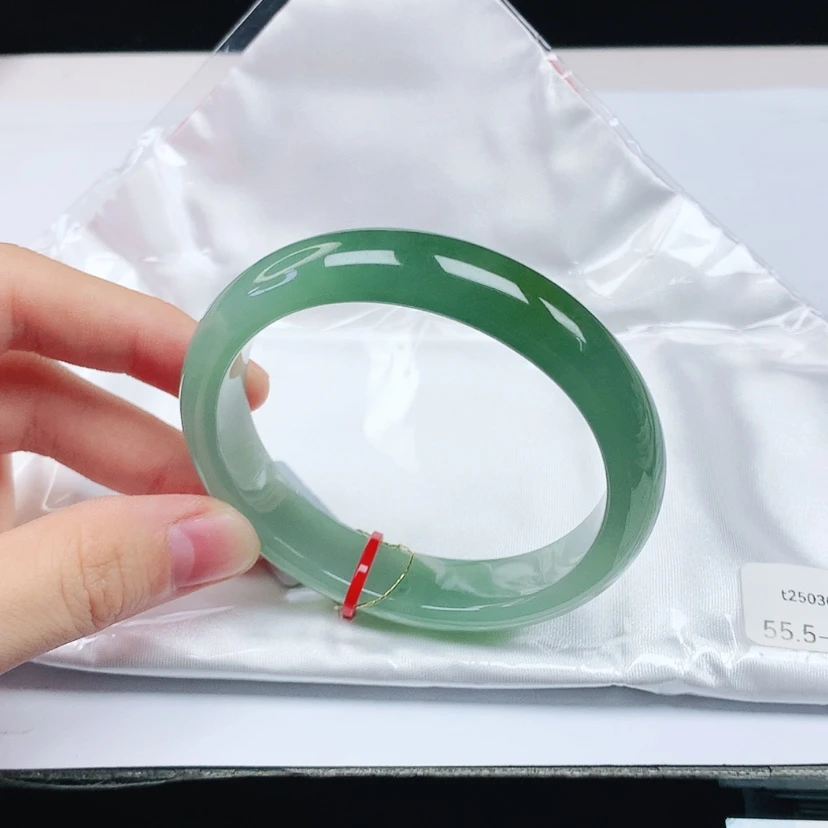 【闪购商品】翡翠手镯（贵妃镯）未镶嵌缅甸天然a货手镯55+