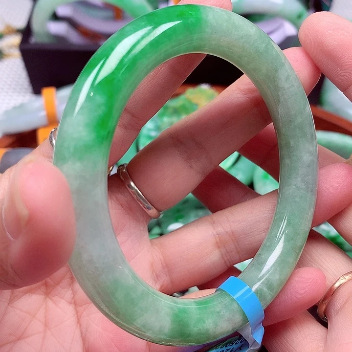 未镶嵌手镯翡翠翡翠
