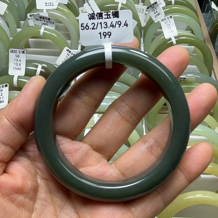 未镶嵌手镯和田玉（糖玉）