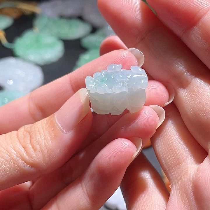 颈饰未镶嵌翡翠天