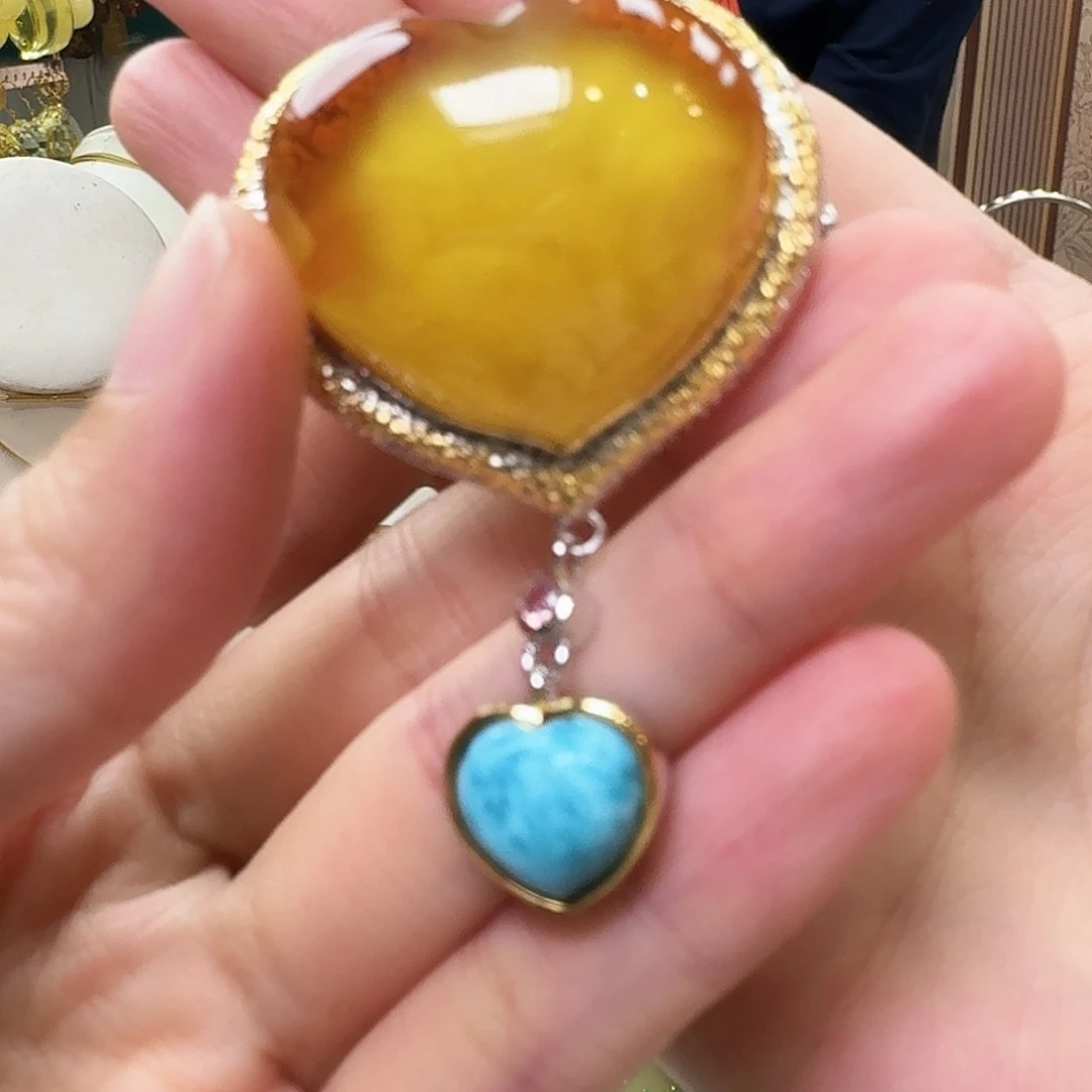 琥珀未镶嵌颈饰吊坠