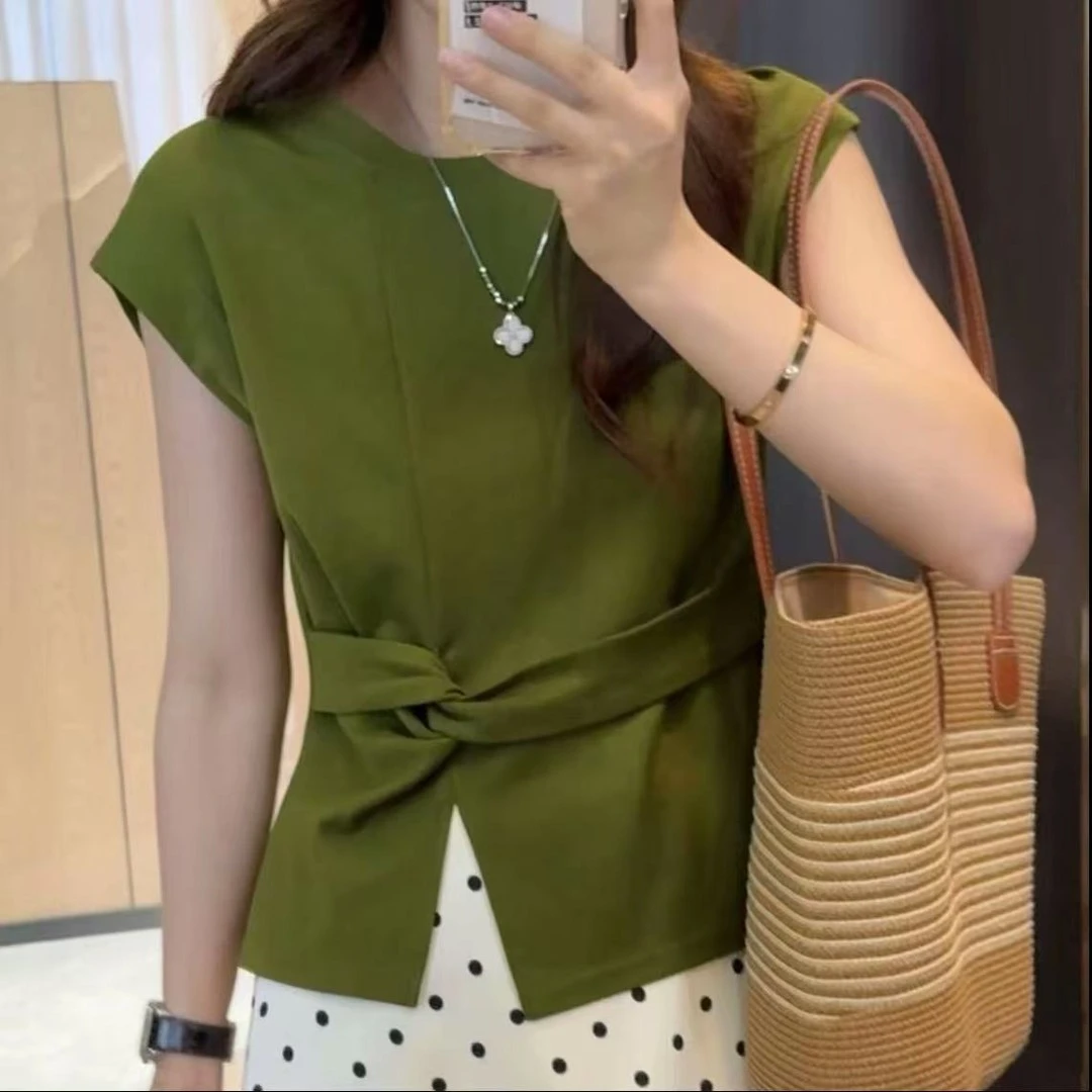 【魅力磁场】新款飞飞袖掐腰扭结开叉下摆T恤女夏季不规则上衣+半裙