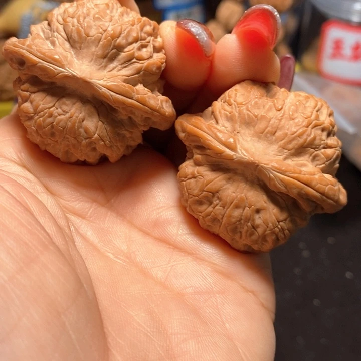 吊坠桃核血麒麟全品边差尺