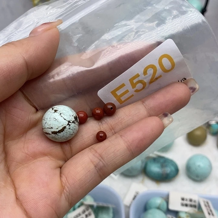南红玛瑙未镶嵌珠宝奇石