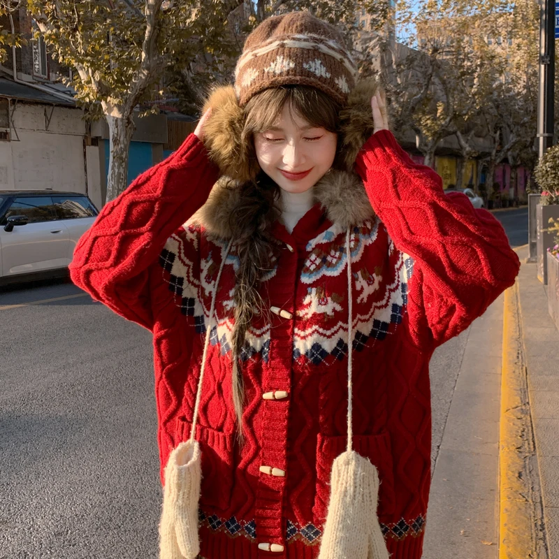 森女部落圣诞新年款连帽毛衣女新款小马刺绣宽松复古针织开衫冬季