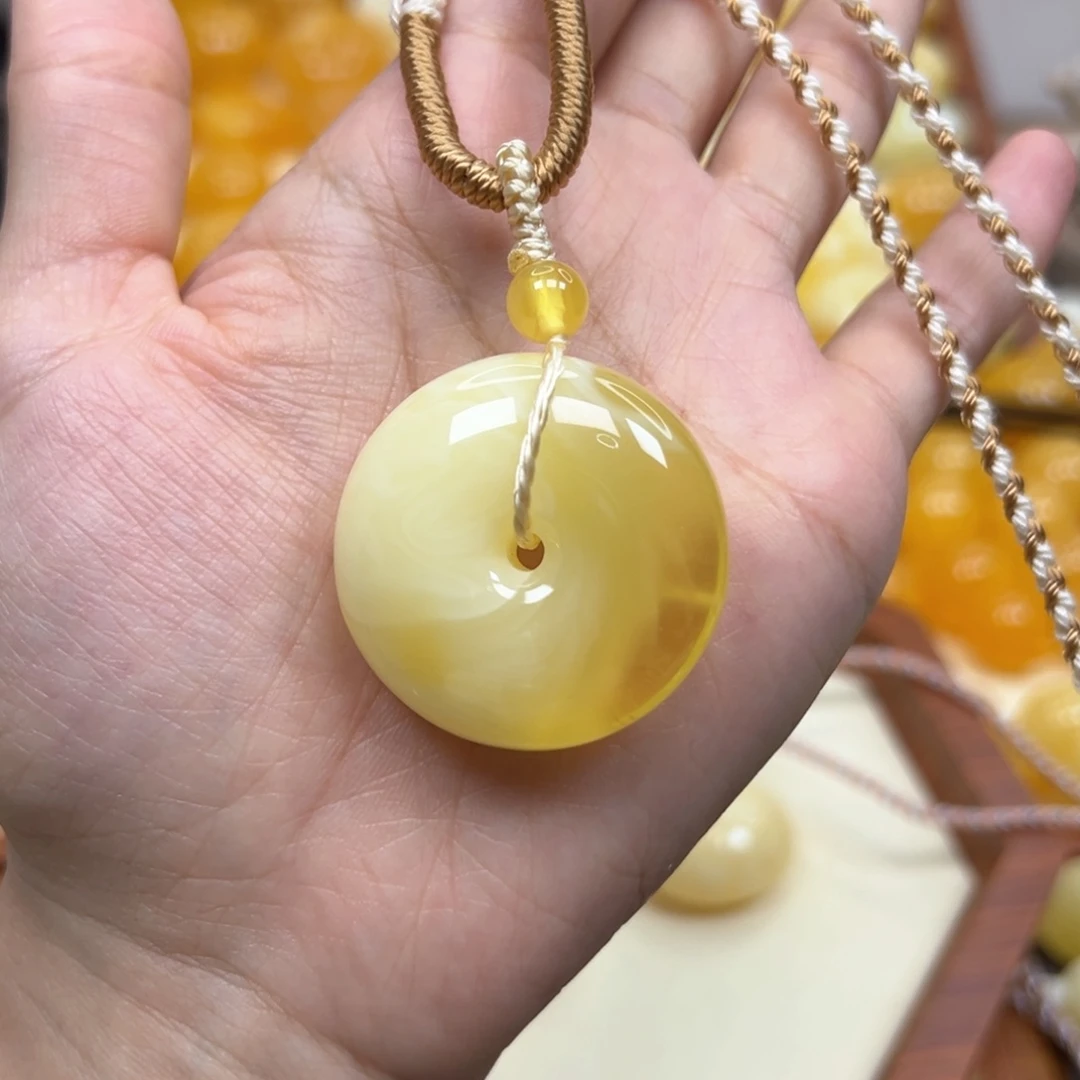 未镶嵌颈饰琥珀蜜蜡