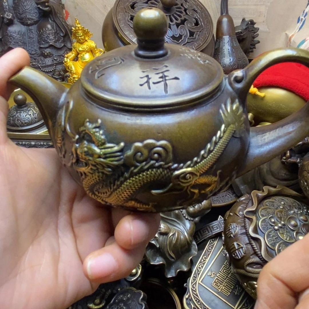 铜器摆件做工精良