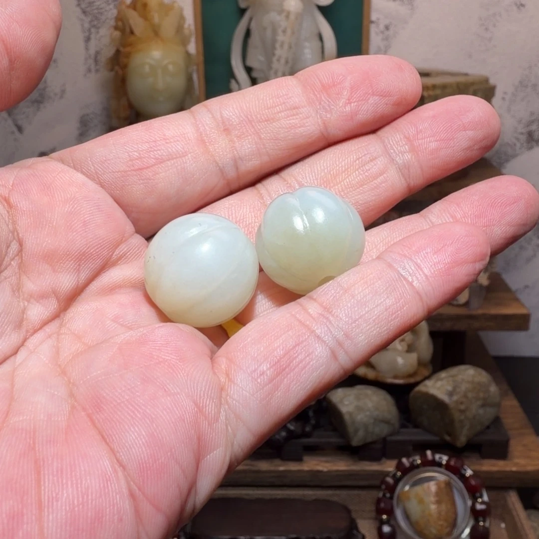 牛****和田玉未镶嵌挂件