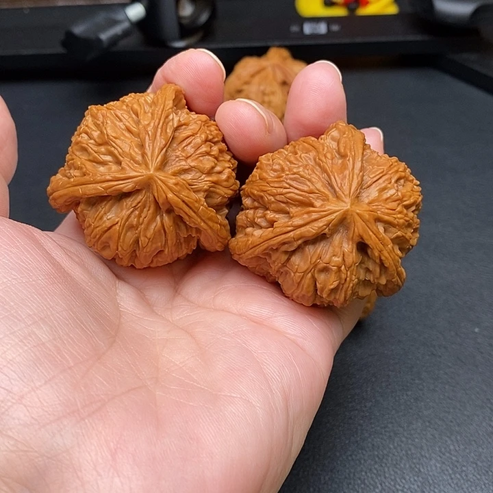 哎***喂文玩核桃把件白奔