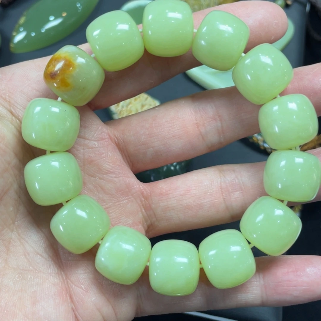 岫岩河磨玉（透闪石质玉）手链未镶嵌别**恙