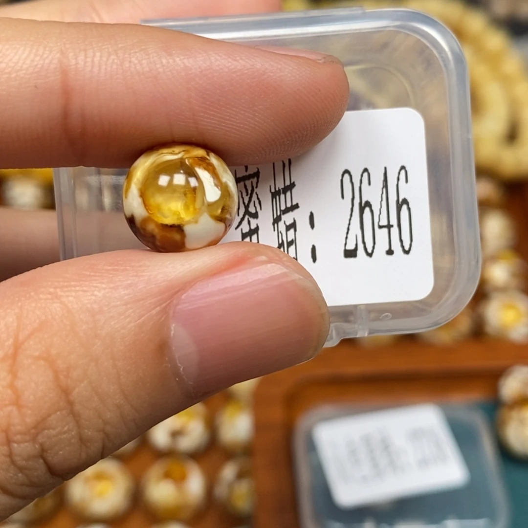 蜜蜡未镶嵌珠宝奇石2646