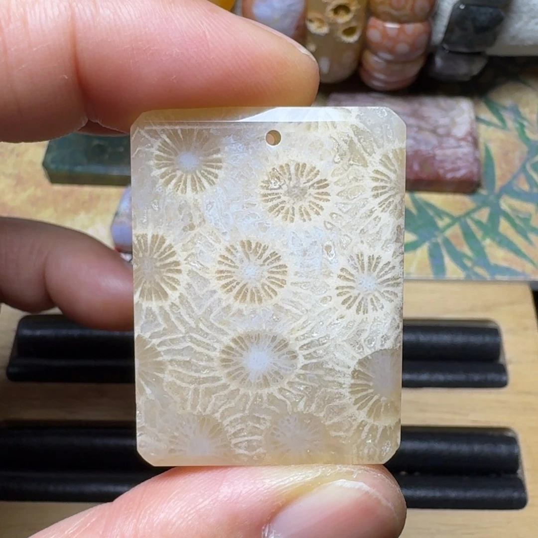 硅化玉天然有机玉石保真色未镶嵌灯美人