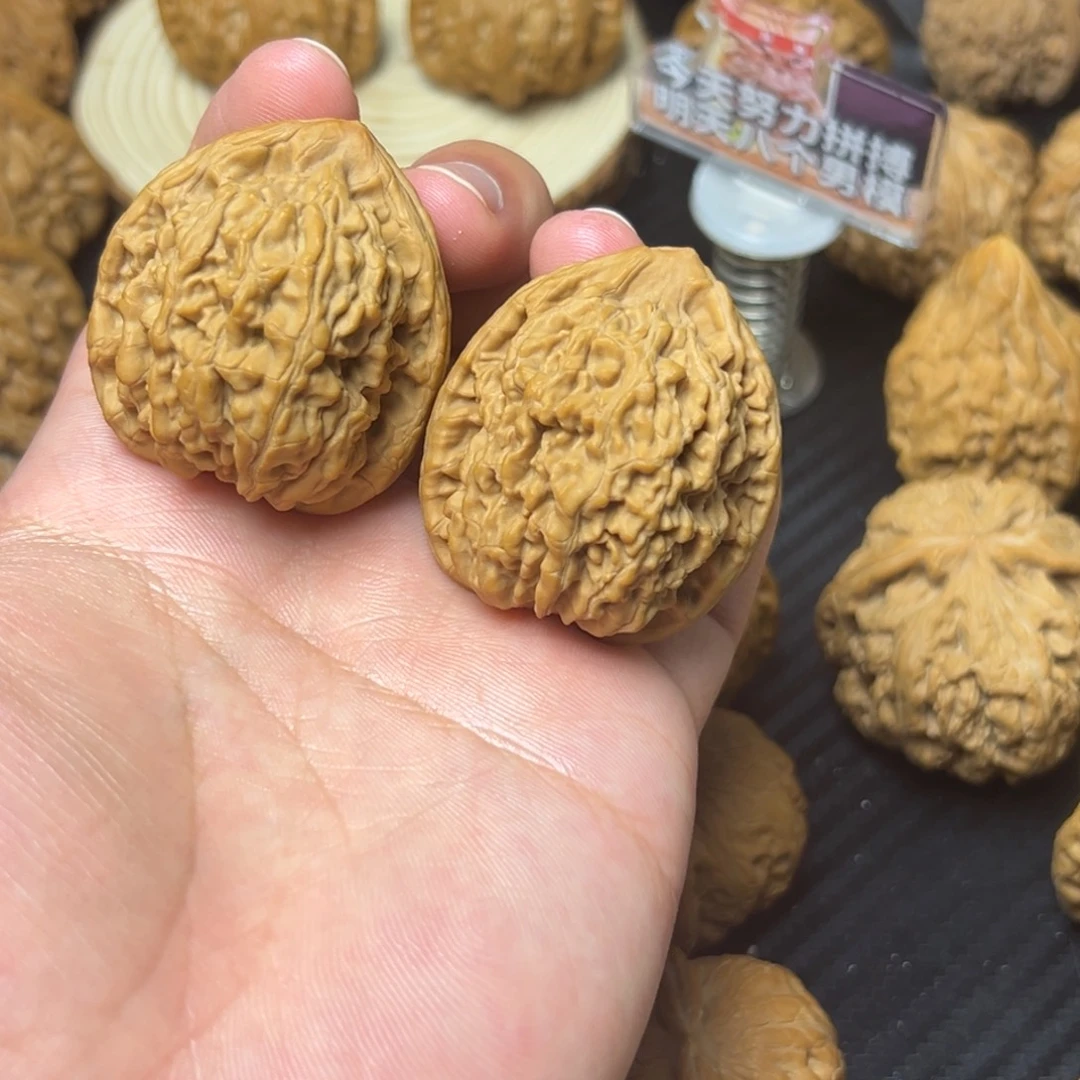 文玩核桃吊坠蚂蚁王