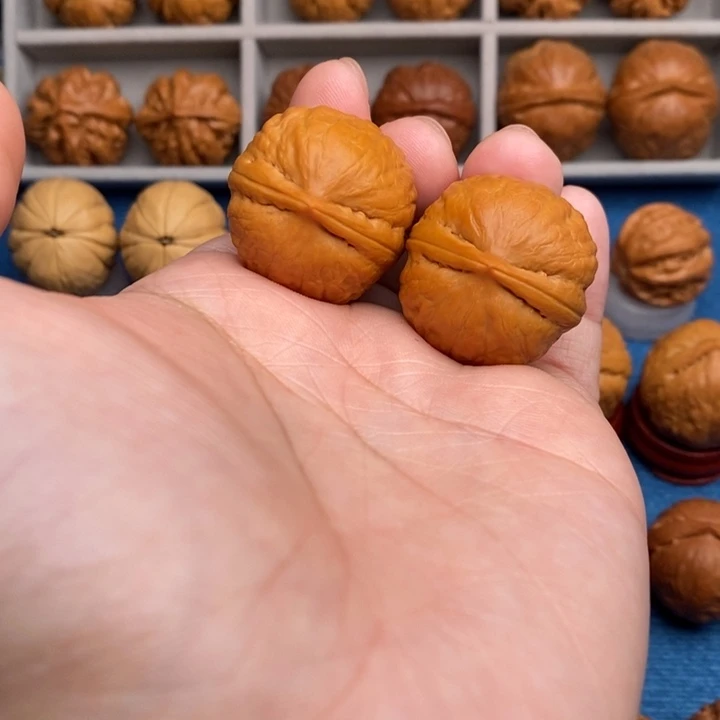 文玩核桃把件小石头