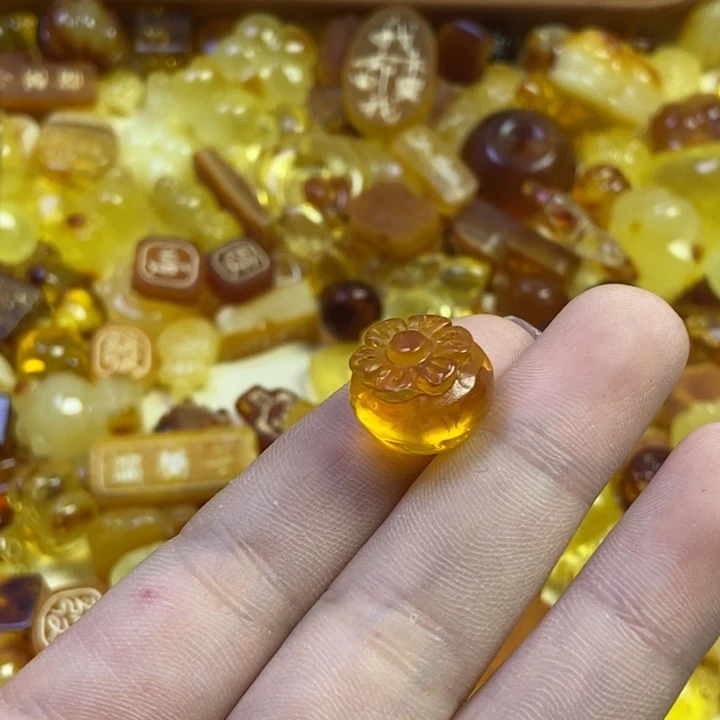 橄榄核吊坠小柿子