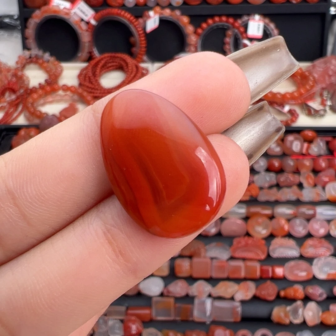 南红玛瑙未镶嵌颈饰水滴牌