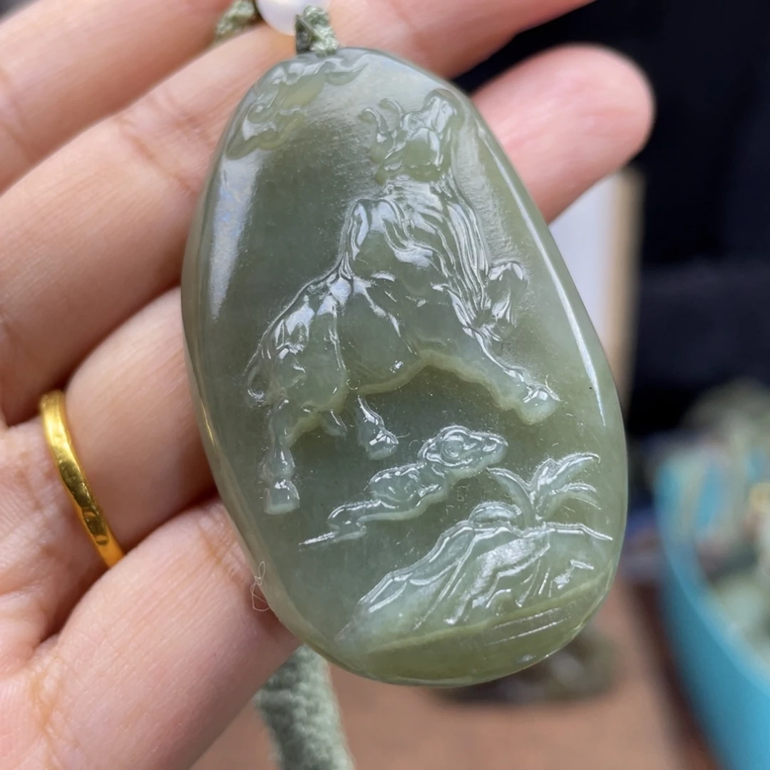 和田玉未镶嵌颈饰