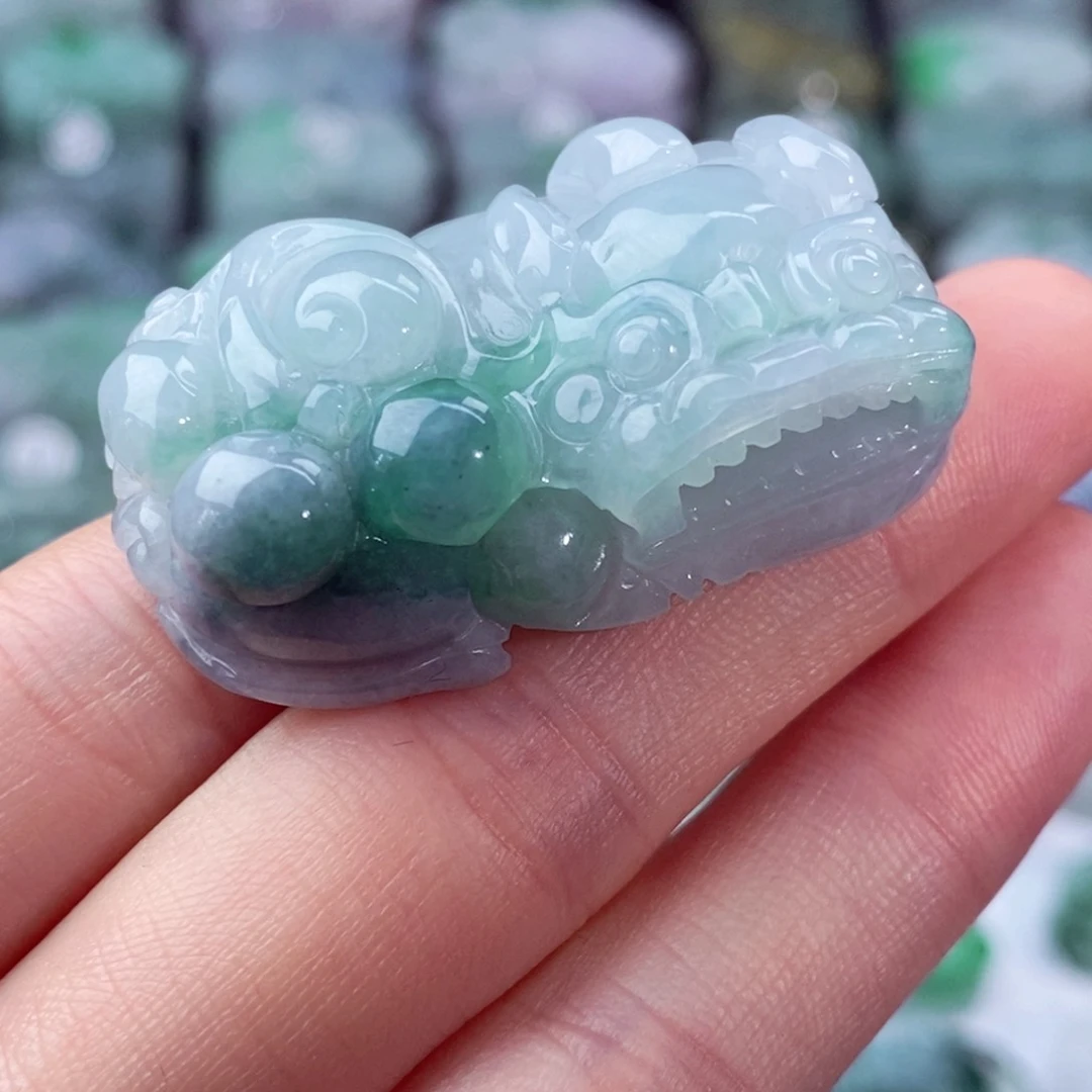 颈饰未镶嵌翡翠天然