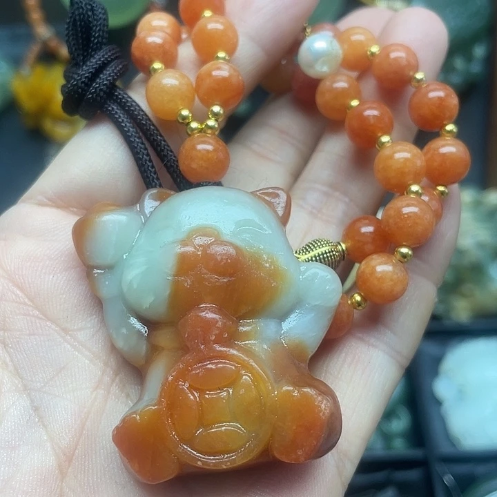 未镶嵌蛇纹石玉颈饰