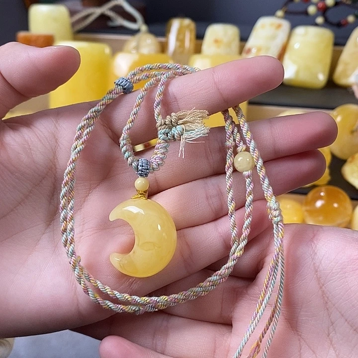 琥珀未镶嵌裸石吊坠