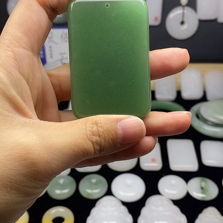 石英质玉颈饰未镶嵌