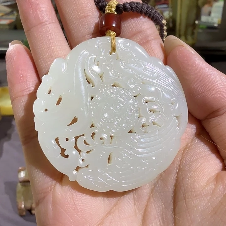 H***S和田玉（糖玉）未镶嵌颈饰