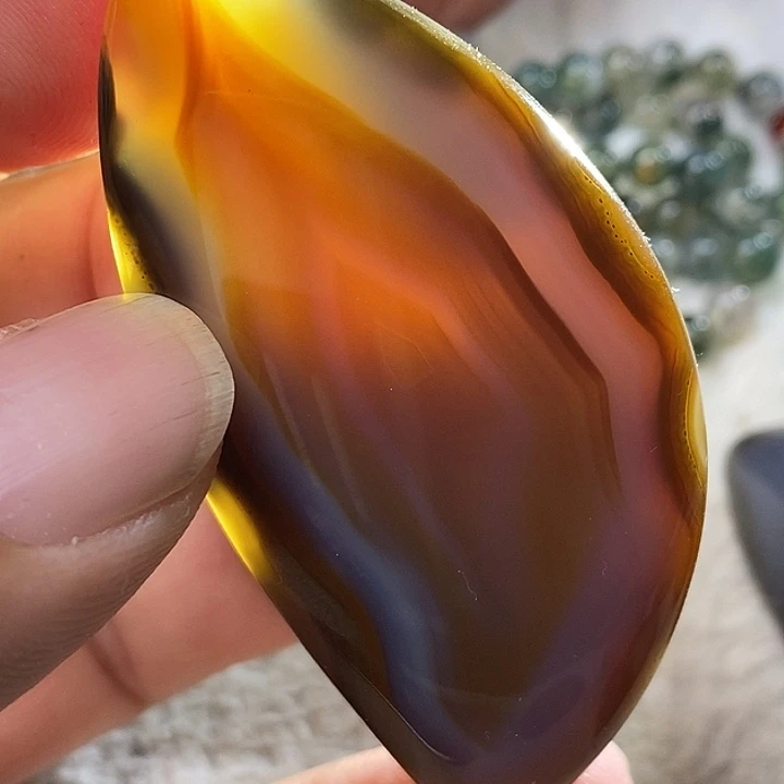 张***糊未镶嵌颈饰玛瑙/玉髓