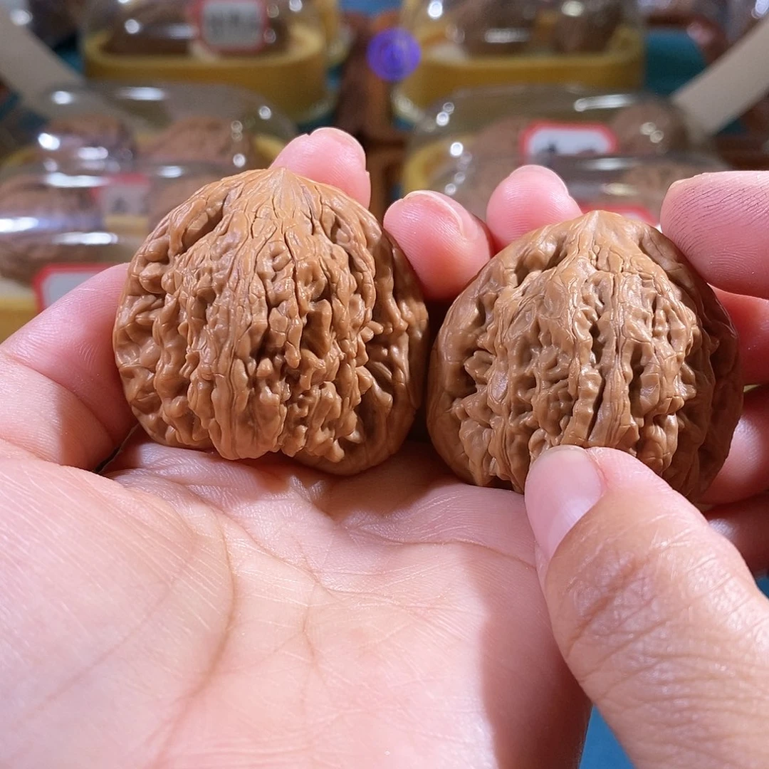 文玩核桃吊坠～***√43虎头王