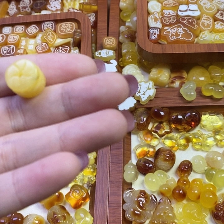 琥珀未镶嵌珠宝奇石隔片