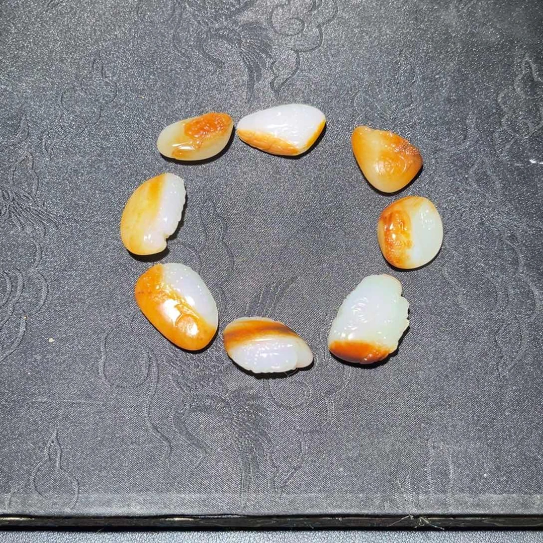 和田玉未镶嵌颈饰八大守护手串