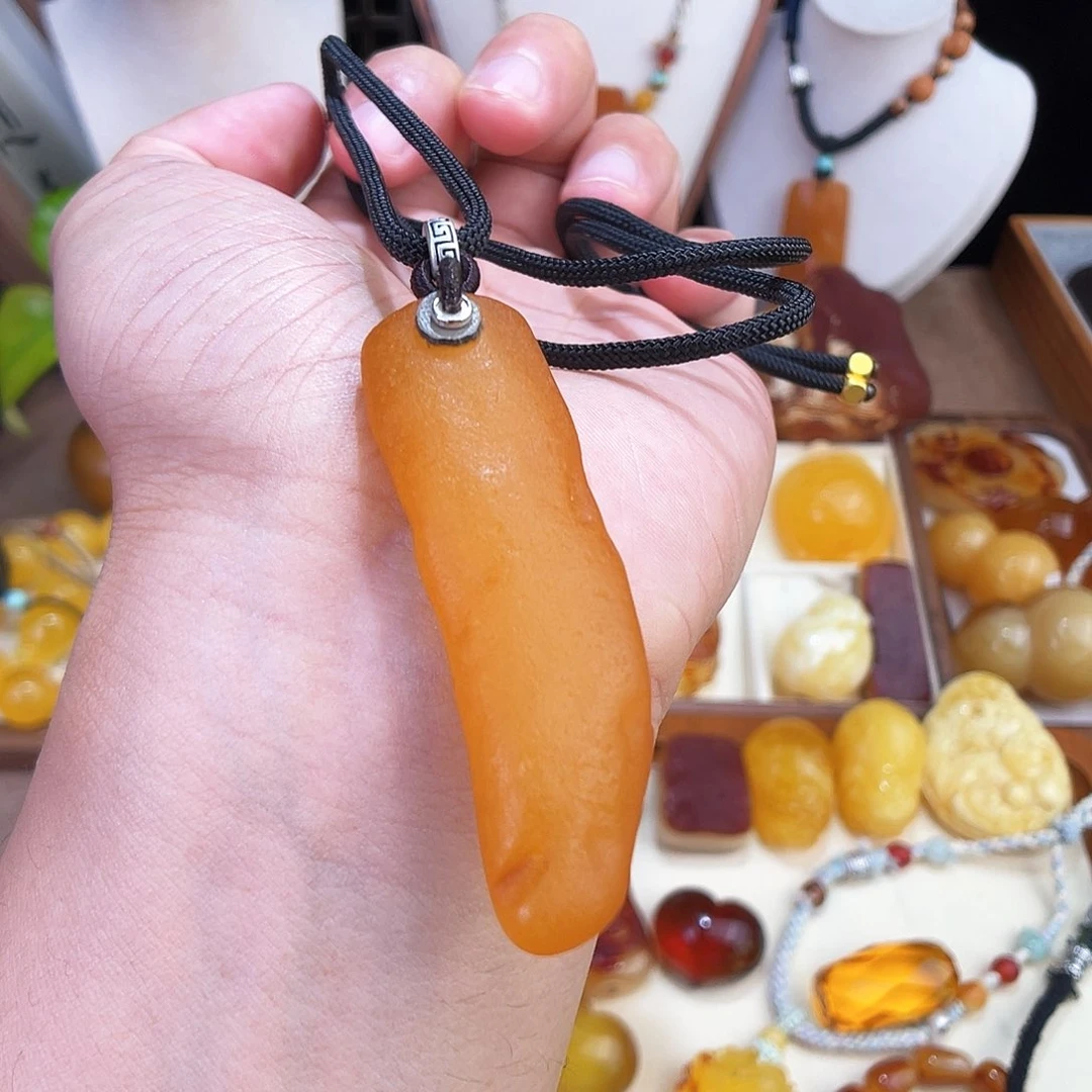 未镶嵌琥珀珠宝奇石