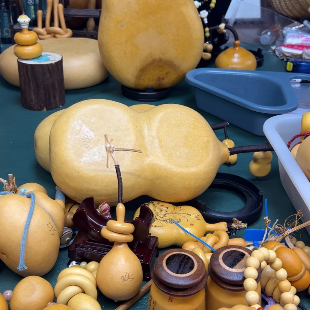 ****爷大叶紫檀（黑酸枝木类）