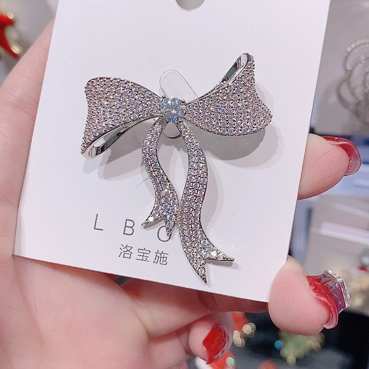 锆石铜合金蝴蝶结胸针 银色